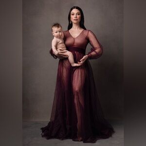 Maternity long sleeves dress (comes without under dress)